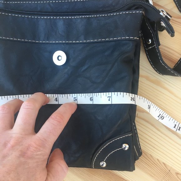 Rosetti Black Passport Purse Wallet Crossbody - Picture 5 of 10